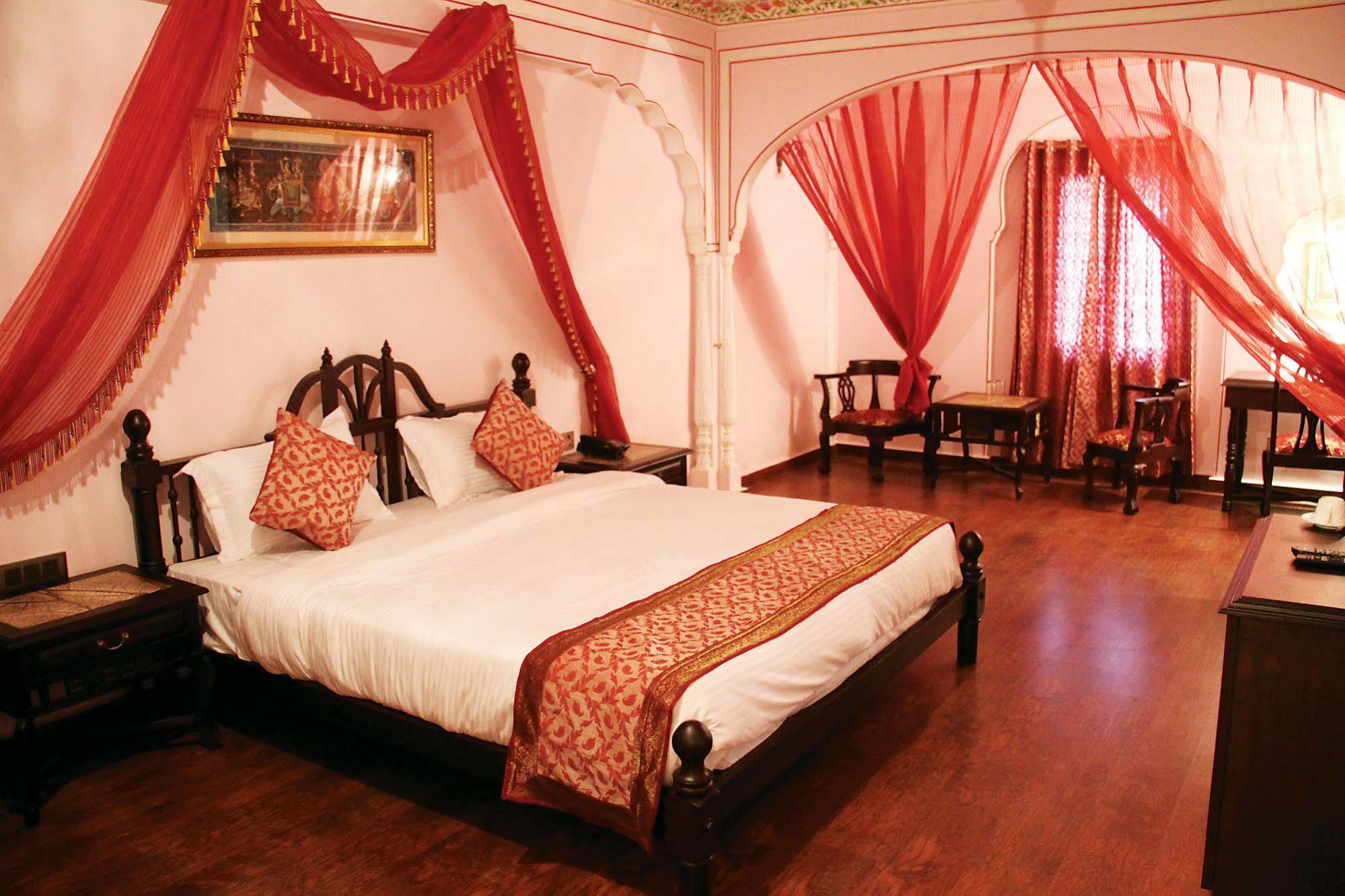 Welcomheritage Traditional Haveli होटल 4*